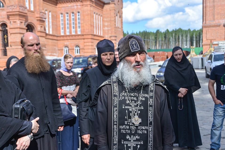 Отец Сергий согласился сложить с себя сан священника, но покинуть монастырь отказался Фото: Алексей БУЛАТОВ