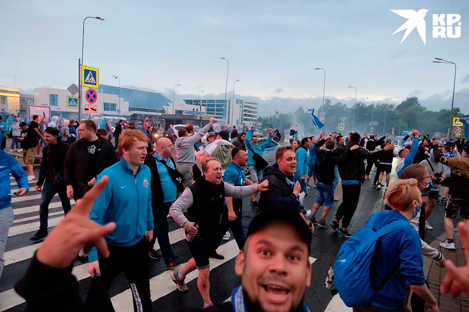 Расходиться пришлось под утро. Фото: Артем КИЛЬКИН