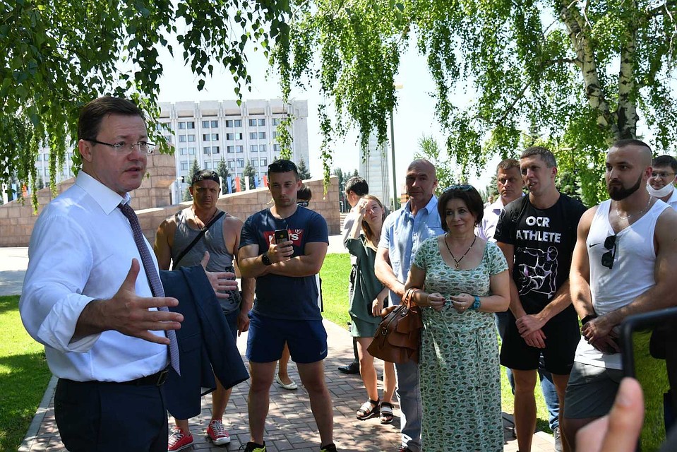 Дмитрий Азаров встретился с представителями фитнес-центров