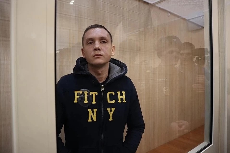 С владельца отеля Сергея Щербакова обвинения никто не снимает. Он не должен был заниматься гостиничной деятельностью в этом помещении до устранения нарушений. Фото: Василий Вахрин