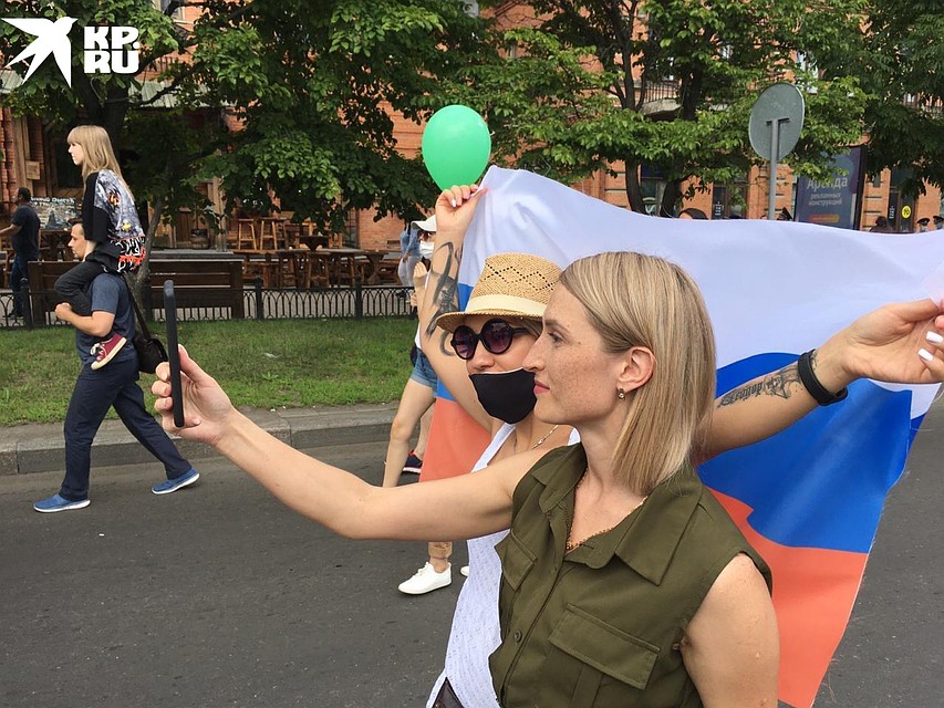 Лозунги пока в рамках местной традиции – о свободе и Фургале Фото: Борис КОКУРИН