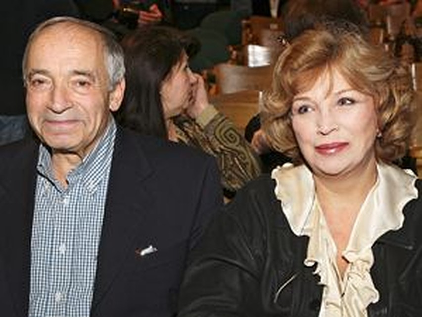 Брак с Ольгой Остроумовой принес актеру счастье.