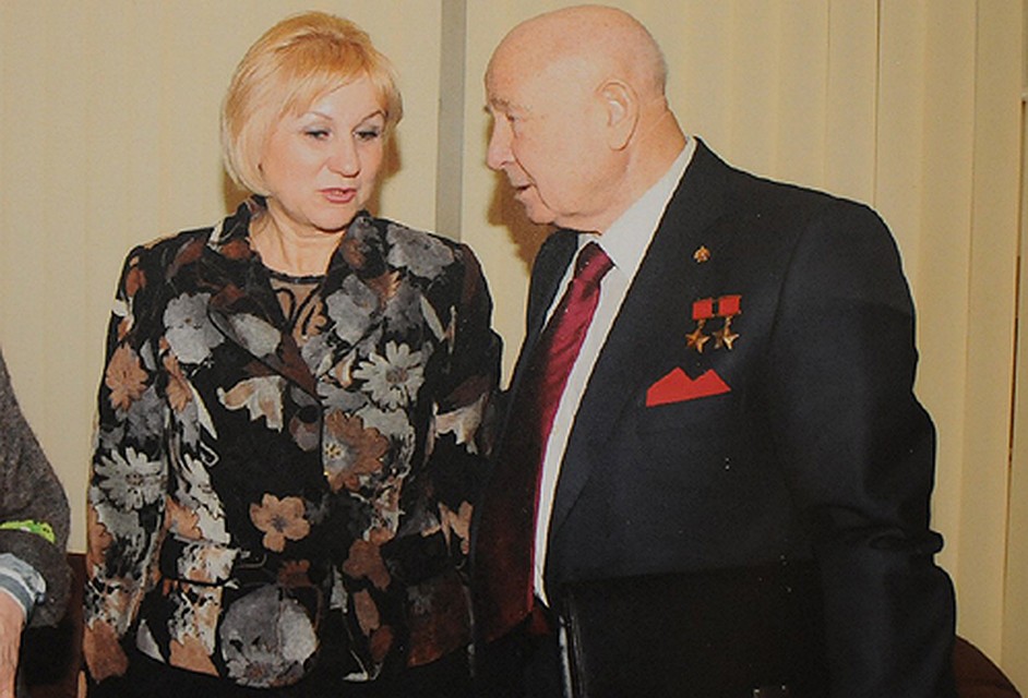 О своей встрече с Гагариным Румия рассказала космонавту Алексею Леонову.