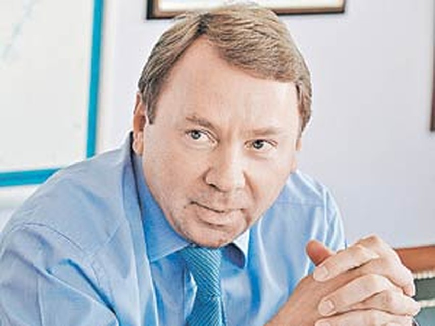 Владимир Кожин считает, что древний Кремль сегодня должен выглядеть как новенький. Фото: Олег РУКАВИЦЫН
