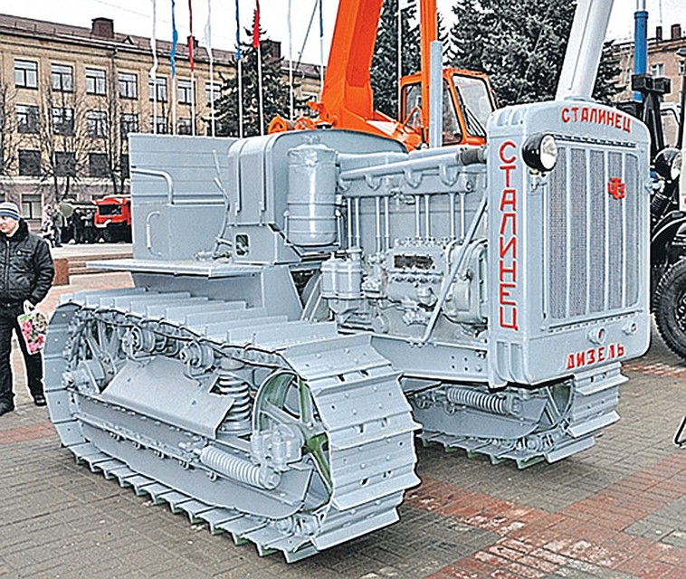 3 Трактор «Сталинец ТС-65»
