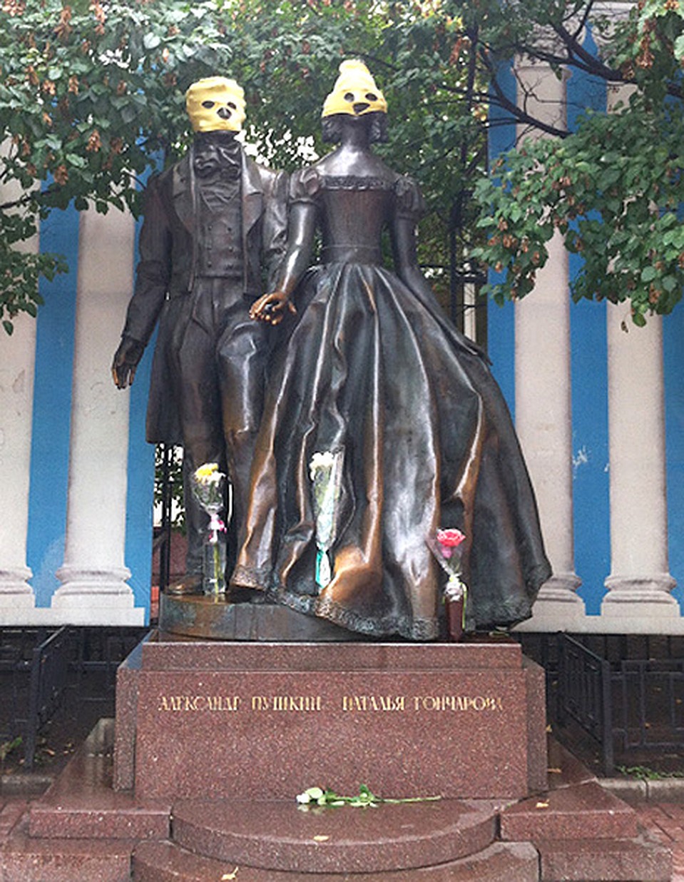 В списки сторонников девушек записали даже Пушкина. Фото: РИА Новости