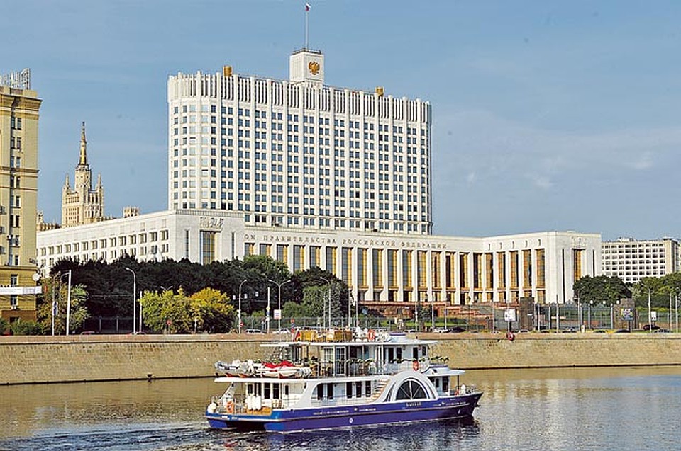 Работы у «белодомовцев» много, важно определиться, что надо сделать в первую очередь. Фото: Олег РУКАВИЦЫН
