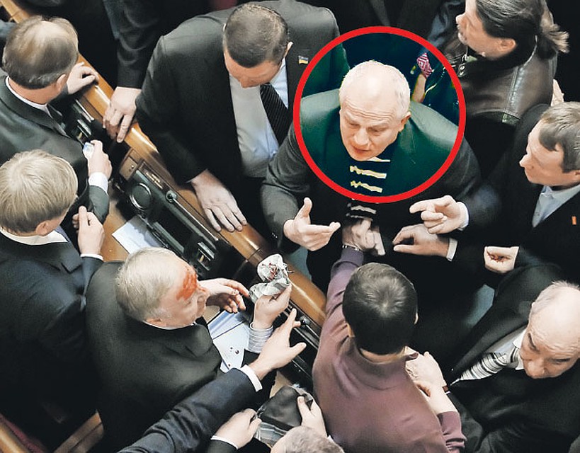 Эпизод из биографии Степана Кубива (в кружке): 16 января 2014 года он подрался в Верховной раде с другими депутатами.