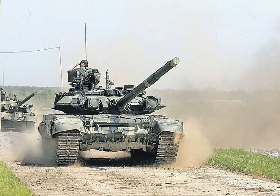 На вооружении с 1992 года. В войсках более 500 Т-90 и Т-90А, еще 200 находятся на хранении. Фото: RUSSIAN LOOK