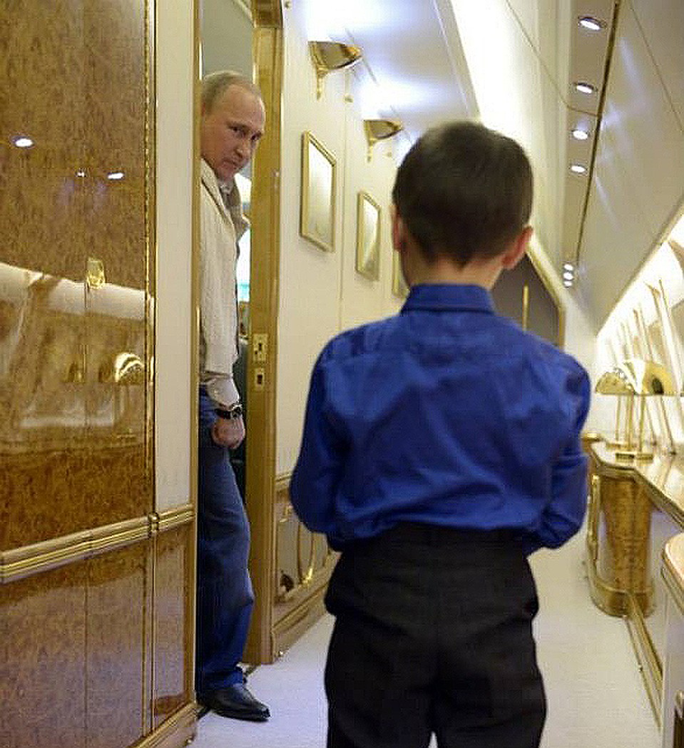 Интерьер коридора самолета Владимира Путина. Фото: РИА НОВОСТИ.