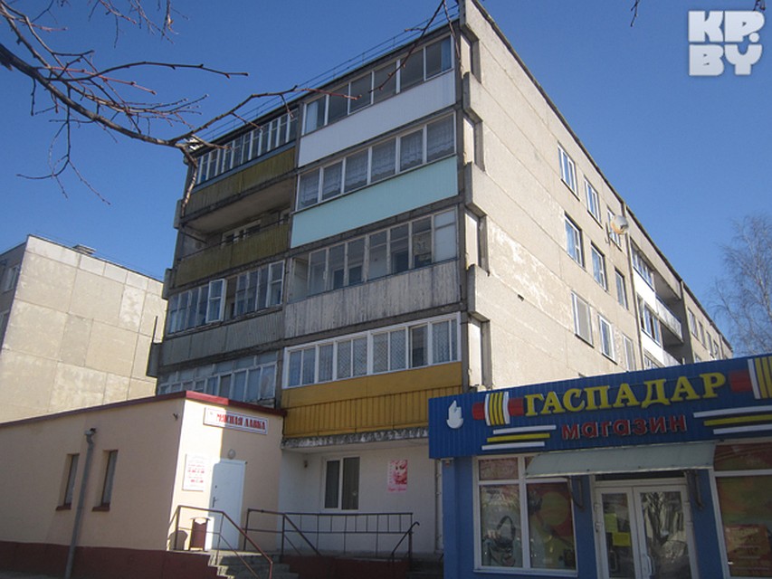 В этой квартире под ванной нашли 1 миллион 800 тысяч долларов. Фото: Катерина БОРИСЕВИЧ