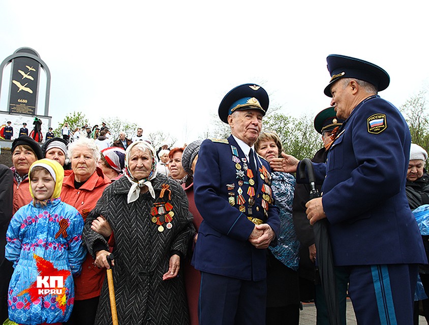 Жители Армавира присоединились к всероссийской акции на открытии нового мемориала близ хутора Красная Поляна Фото: Александр КОВЯЗИН