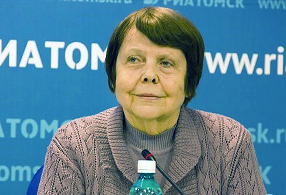 Президент русского графологического общества Светлана Семенова заявила, что сопоставила почерк императора в возрасте 47 лет и рукописи святого, написанные в возрасте 82 лет. Ее вывод: их написал один человек. Фото: РИА Томск riatomsk.ru