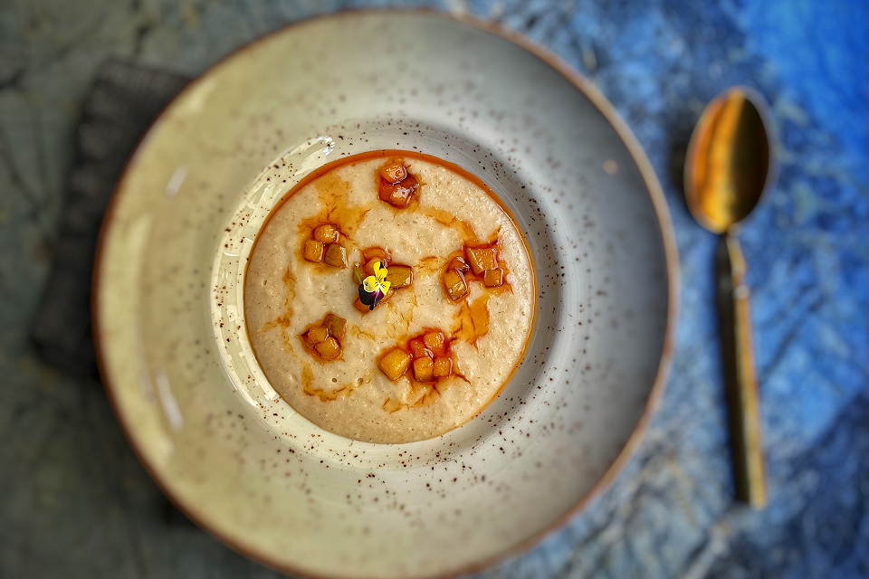 Завтраки в Mollusca: овсянка, синьор. Завтраки в Gentle: полента, сударь.