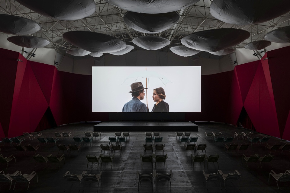 Летний кинотеатр музея «Гараж»