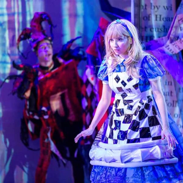 Мюзикл «Чудеса и куралесы» в Театре мюзикла