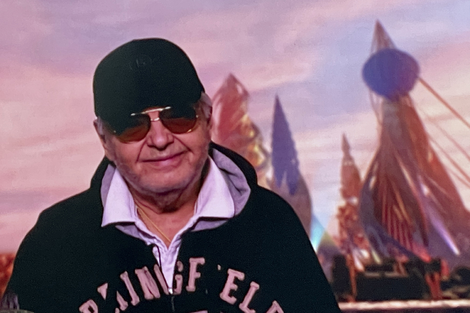 Неузнаваемый Юрий Антонов в толстовке и кепке обратился к поклонникам