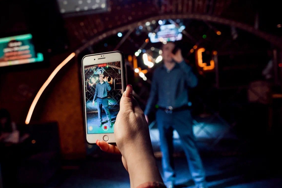 30 лучших караоке-клубов в Москве: цены, адреса недорогих баров с ...