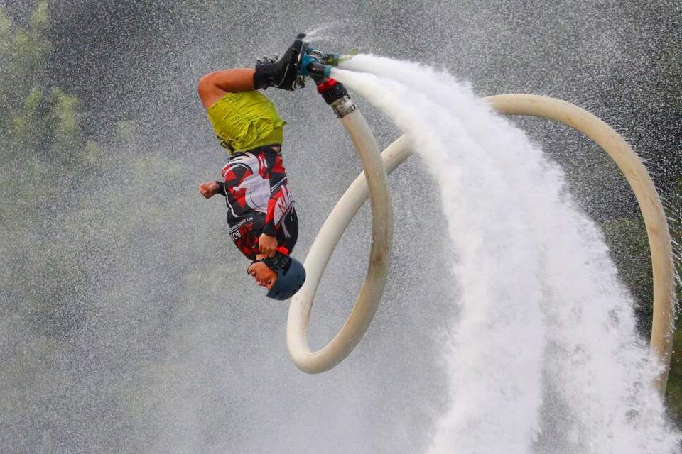 25 лучших идей, куда сходить на выходных в Москве 22 и 23 июля 2023: шоу парящих экстремалов, концерт Zivert и бои без правил