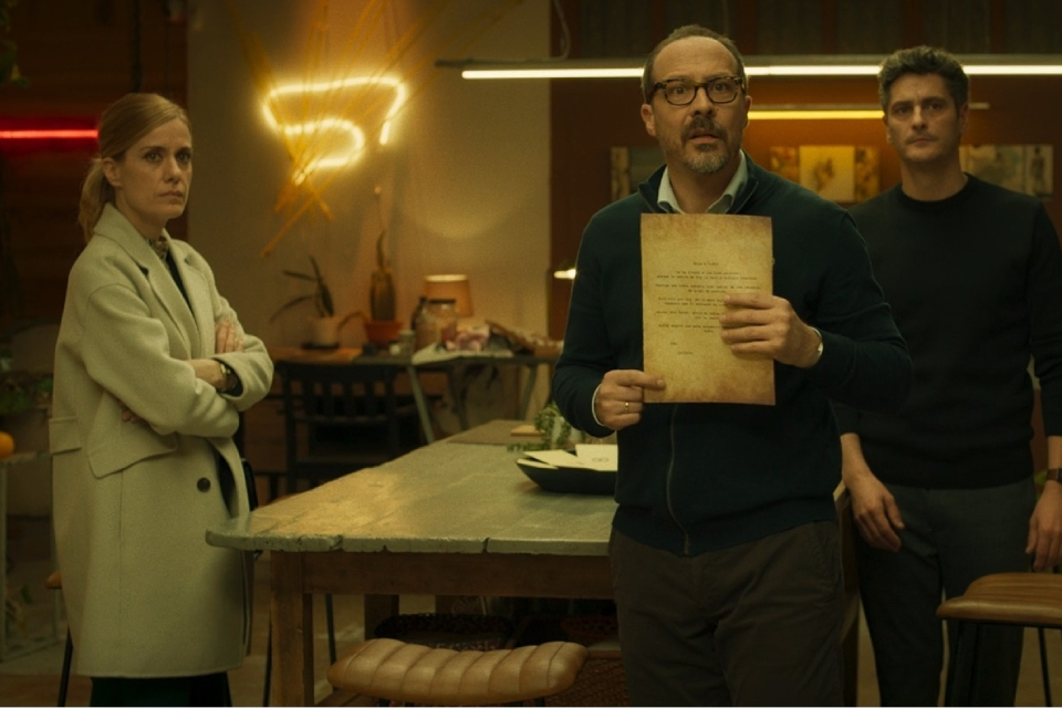 Фильм «О чем говорят незнакомцы»: кино о ревности и скелетах в шкафу