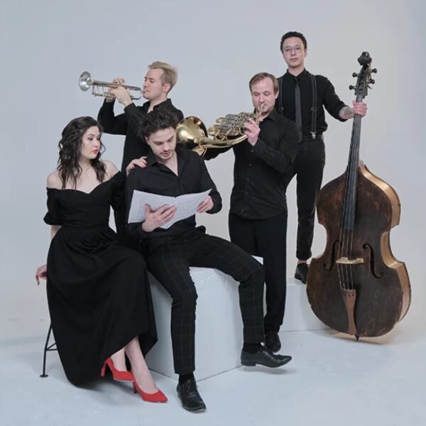 Концерт ансамбля Nella Jazz в оранжерее