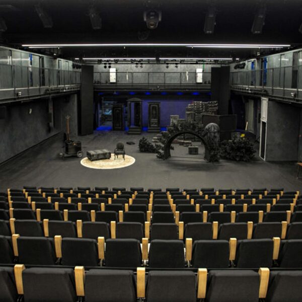 Спектакль «Севильский цирюльник» в Театре Вахтангова