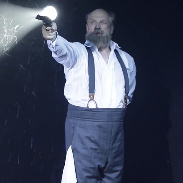 Спектакль «Медведь» в Центре драматургии и режиссуры