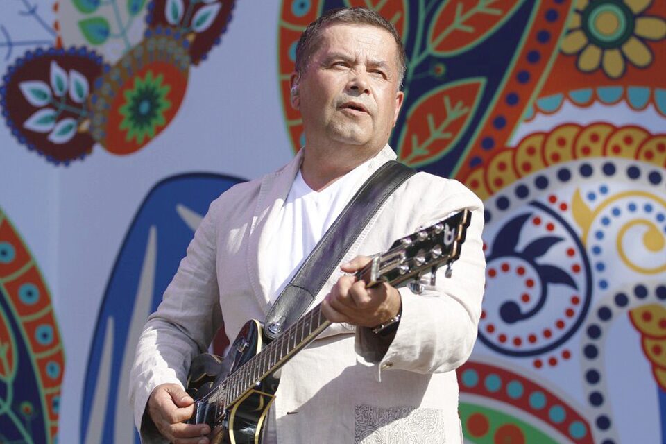 Биография Николая Расторгуева: мечты о ВДВ, болезни и секрет успеха лидера группы «Любэ»