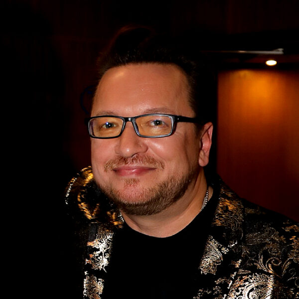 Поэтический вечер Владимира Глазунова