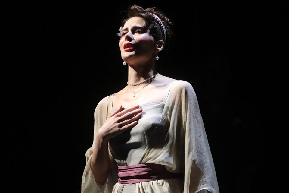Рецензия на спектакль «Бесприданница» (2024) в Малом театре: судьбу главной героини решает наличие приданого