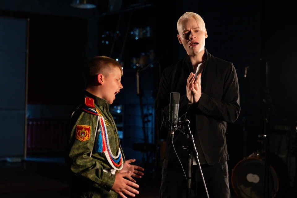 В клипе «Отец» SHAMAN спел с сыном погибшего на СВО Виктора Бахарева