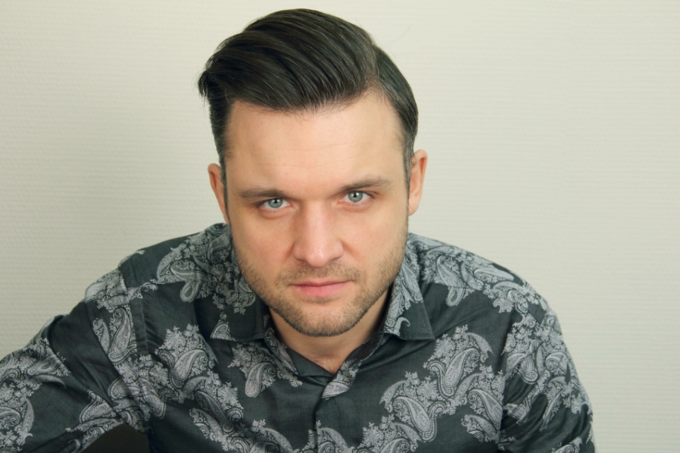 Актер Иван Замотаев стал победителем шоу «Три аккорда-9»
