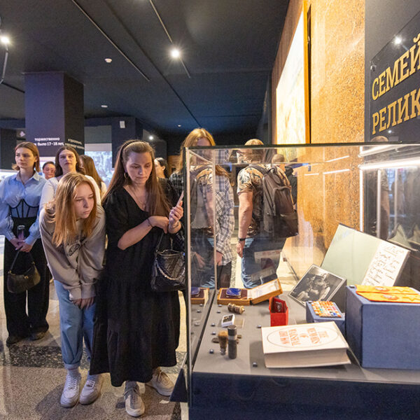 Выставка ко Дню российского кино в Музее Победы