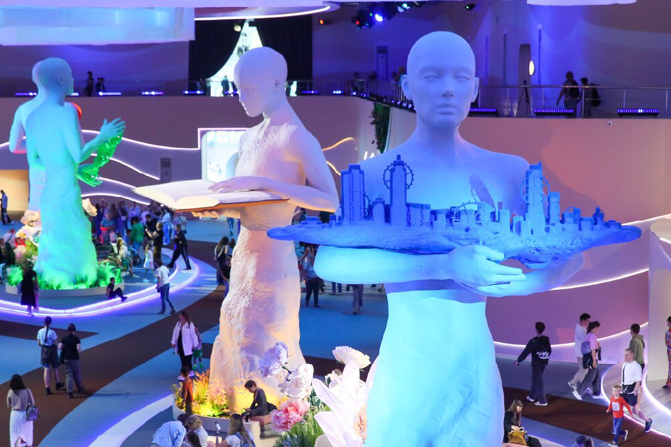 Гид по фестивалю «Территория будущего. Москва 2030» (2025): бесплатные концерты звезд, заплывы на сапбордах и каяках