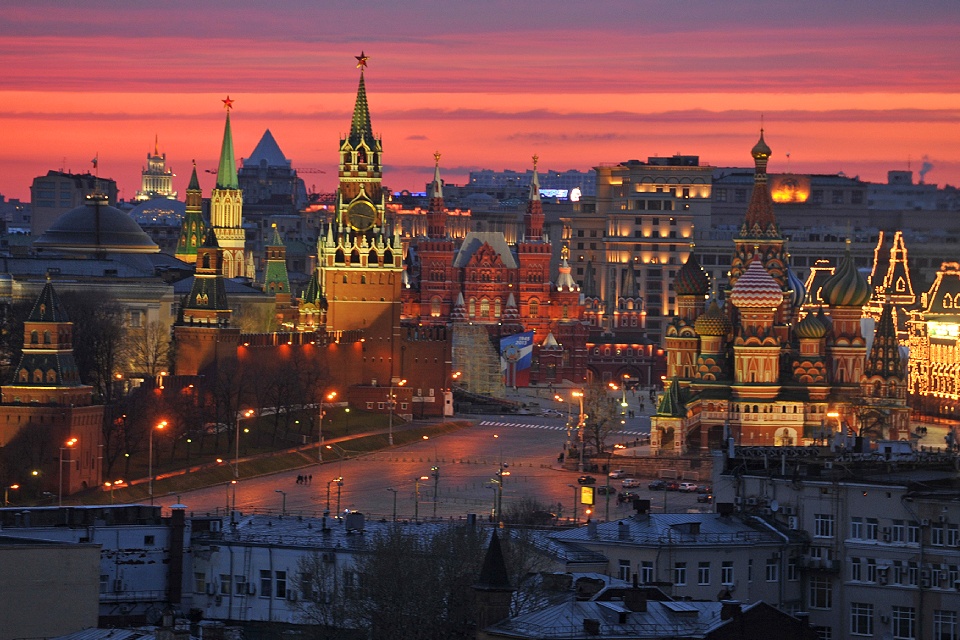 Спорткомплекс «Лужники» и особняк Морозова: какие исторические здания в Москве украсит новая подсветка