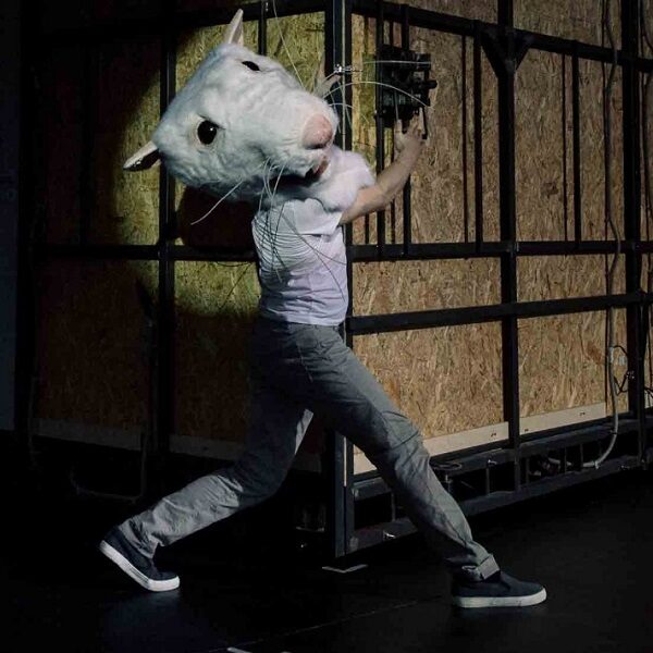 Спектакль «Лицо Земли» в ТЮЗе