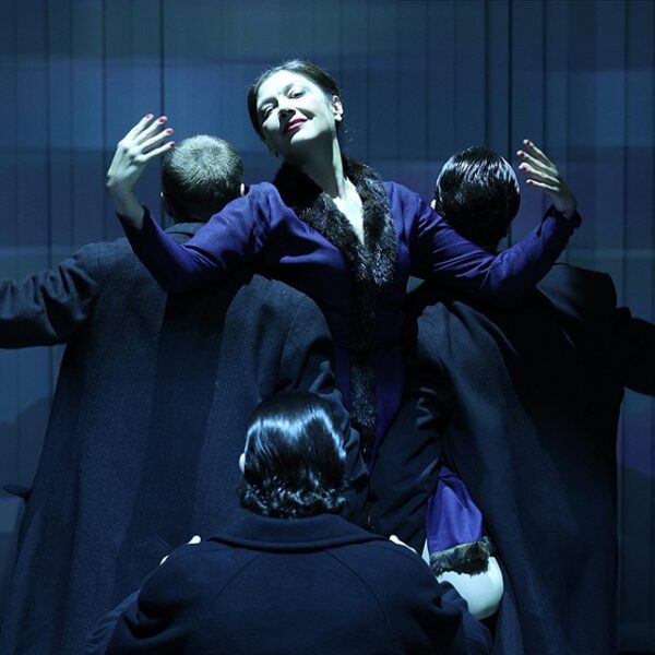 Спектакль «MotherFatherSistersBrother»