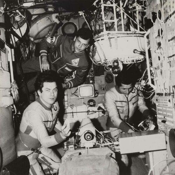 Выставка «Наш космос»