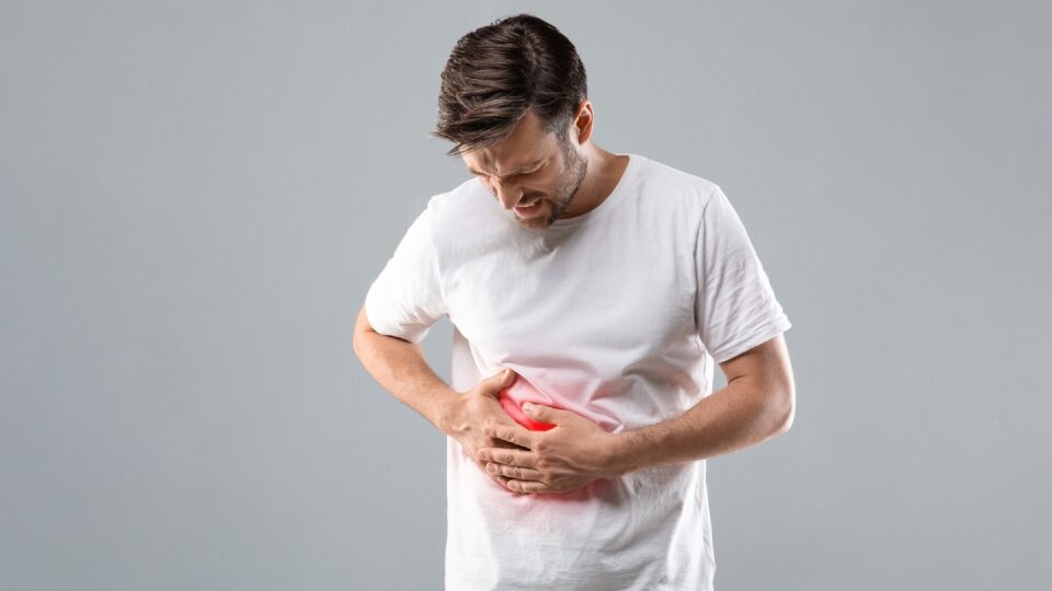 Боль в правом подреберье у женщин и мужчин