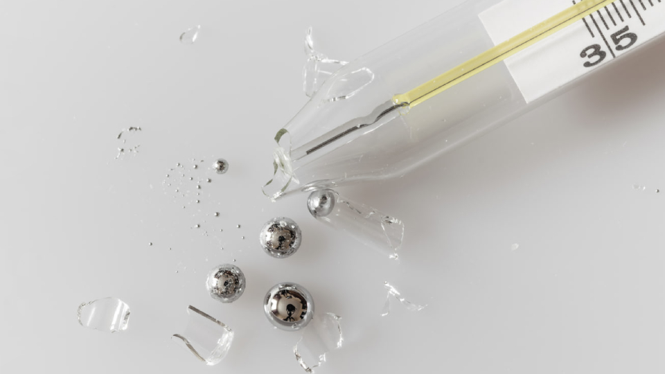 Разбился ртутный градусник