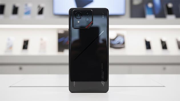 ASUS ROG Phone 9 Pro. Фото: Ян Ляпин / Нейросеть