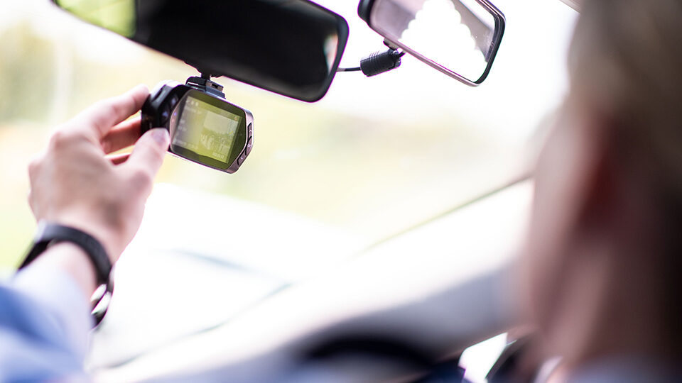 Лучшие видеорегистраторы-комбо в 2023 году