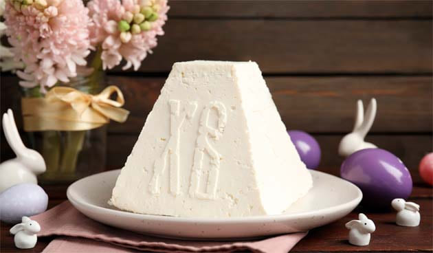 Классический рецепт творожной пасхи с изюмом