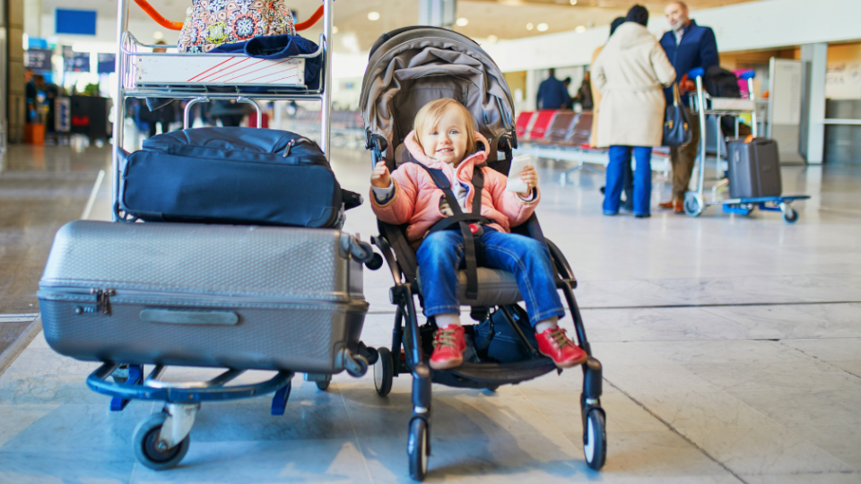 10 лучших детских колясок-тростей в 2025 году