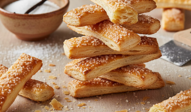 «Язычки» из слоеного теста