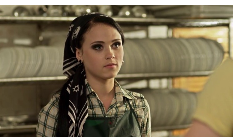 Звезда сериала «Сваты» впервые поделилась снимком маленького сына