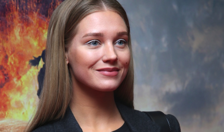 «Ребят, простите, надо контракт отработать»: Кристина Асмус жестко ответила недоброжелателям