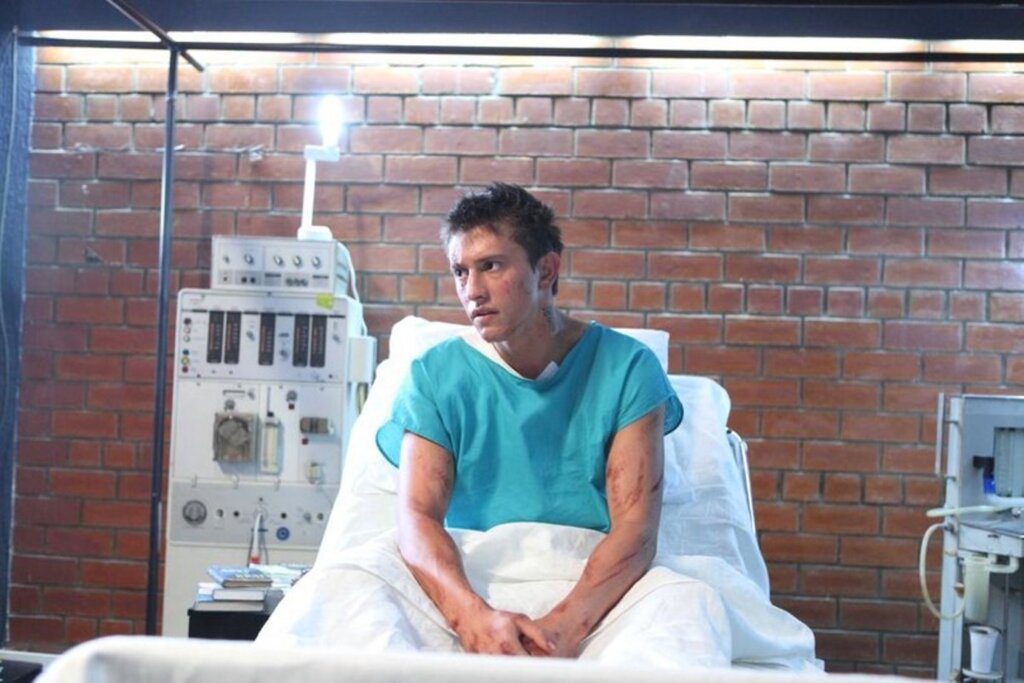 За изувеченным Павлом Прилучным в больнице ухаживает Мирослава Карпович