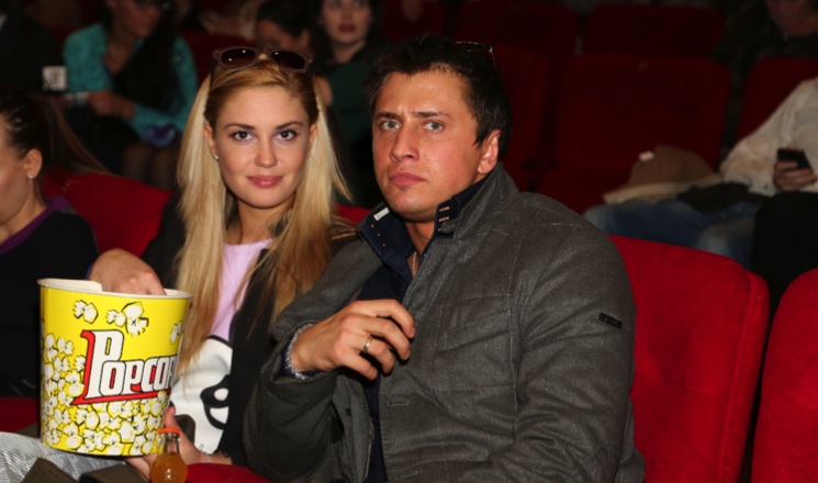 «Горбатого Павла исправит Мирослава»: Муцениеце так и не простила измену Прилучного с Карпович