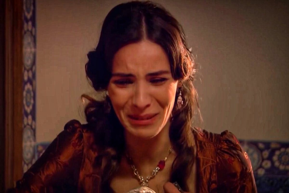 Когда выгонят махидевран. Махидевран грустная. Нур феттахоглу махидевран. Когда выгонят махидевран. Когда выгонят махидевран.